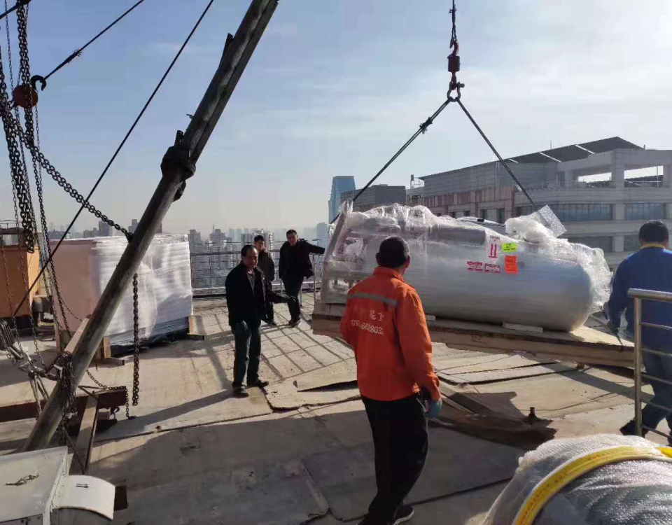 郑州市中心医院医用中心制氧系统安装进行中