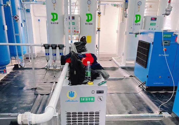 医用制氧系统防静电地板的铺设