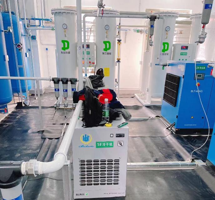 医用制氧系统防静电地板的铺设